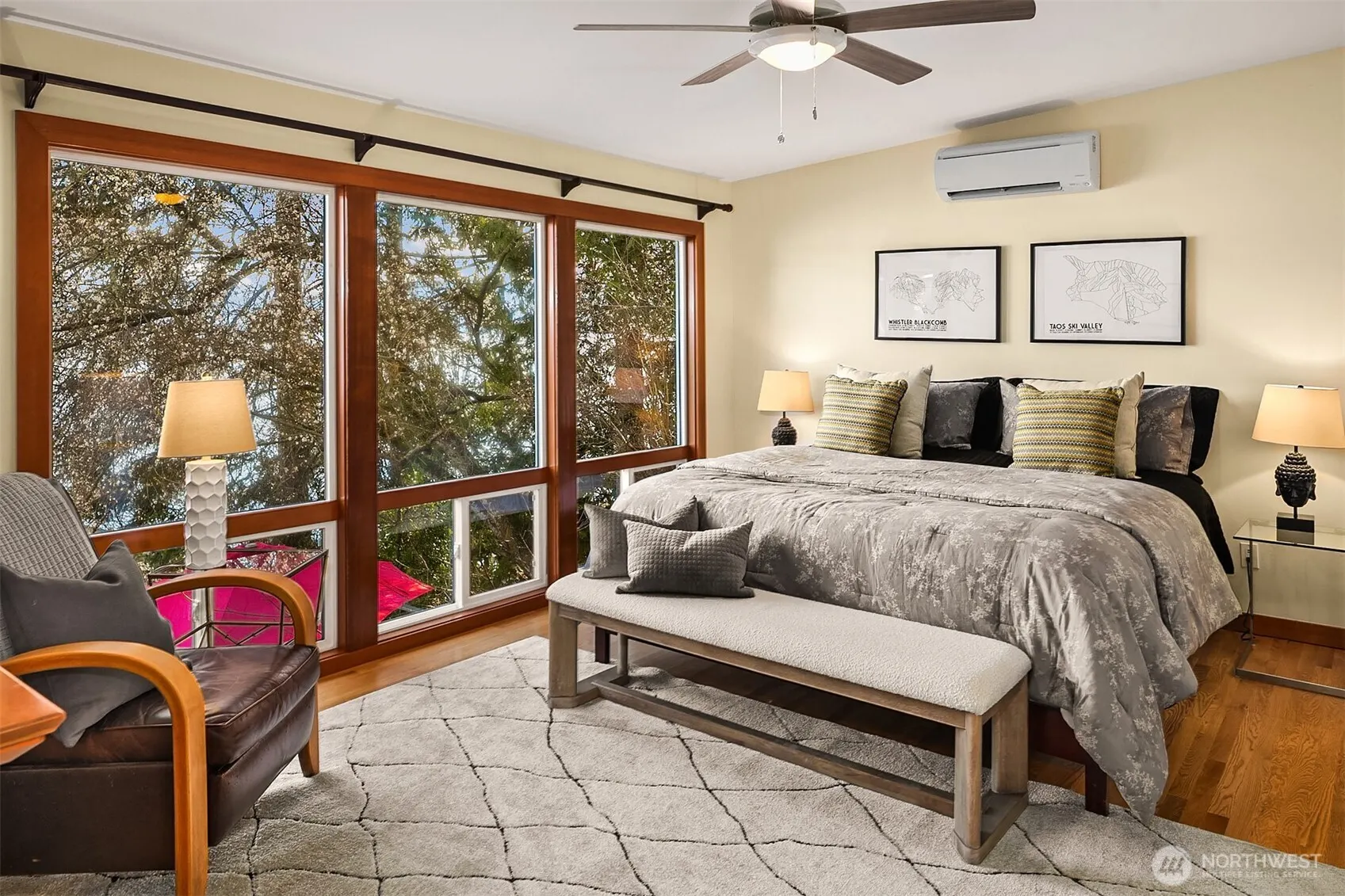 650 Lake Sammamish Lane NE, Bellevue, WA 98008