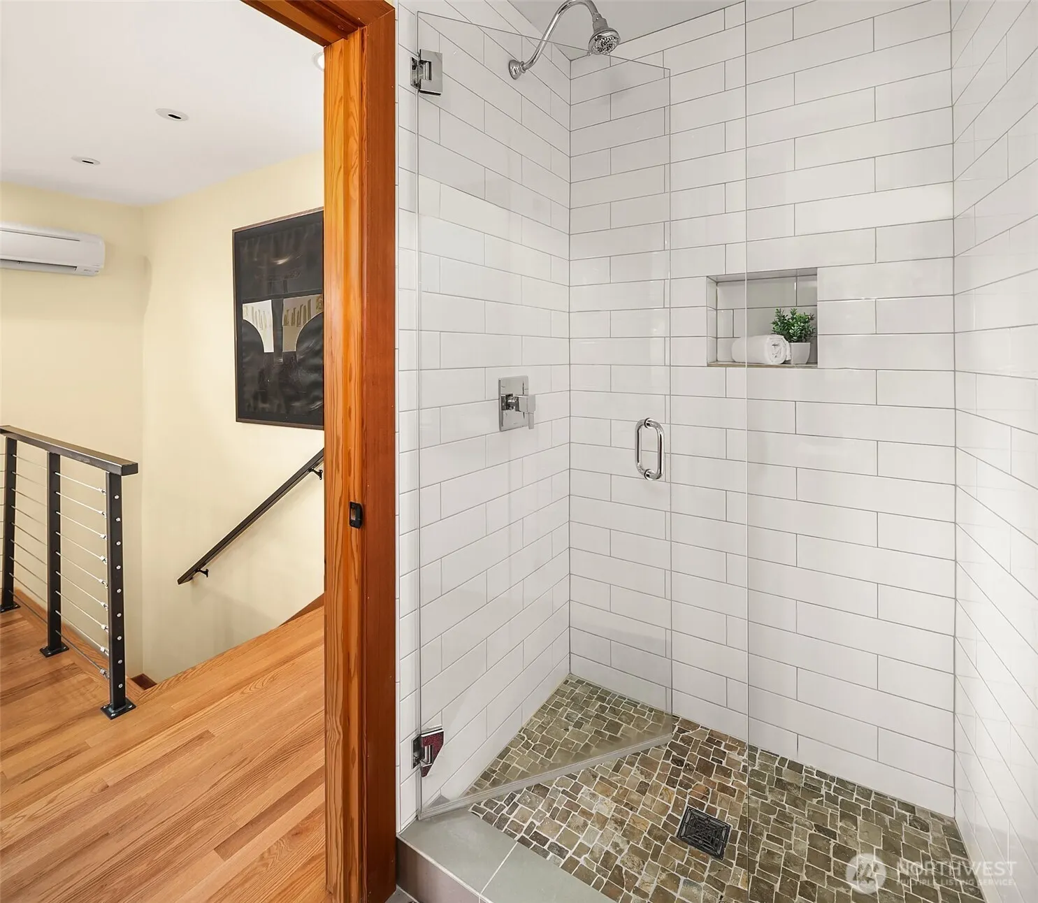 650 Lake Sammamish Lane NE, Bellevue, WA 98008