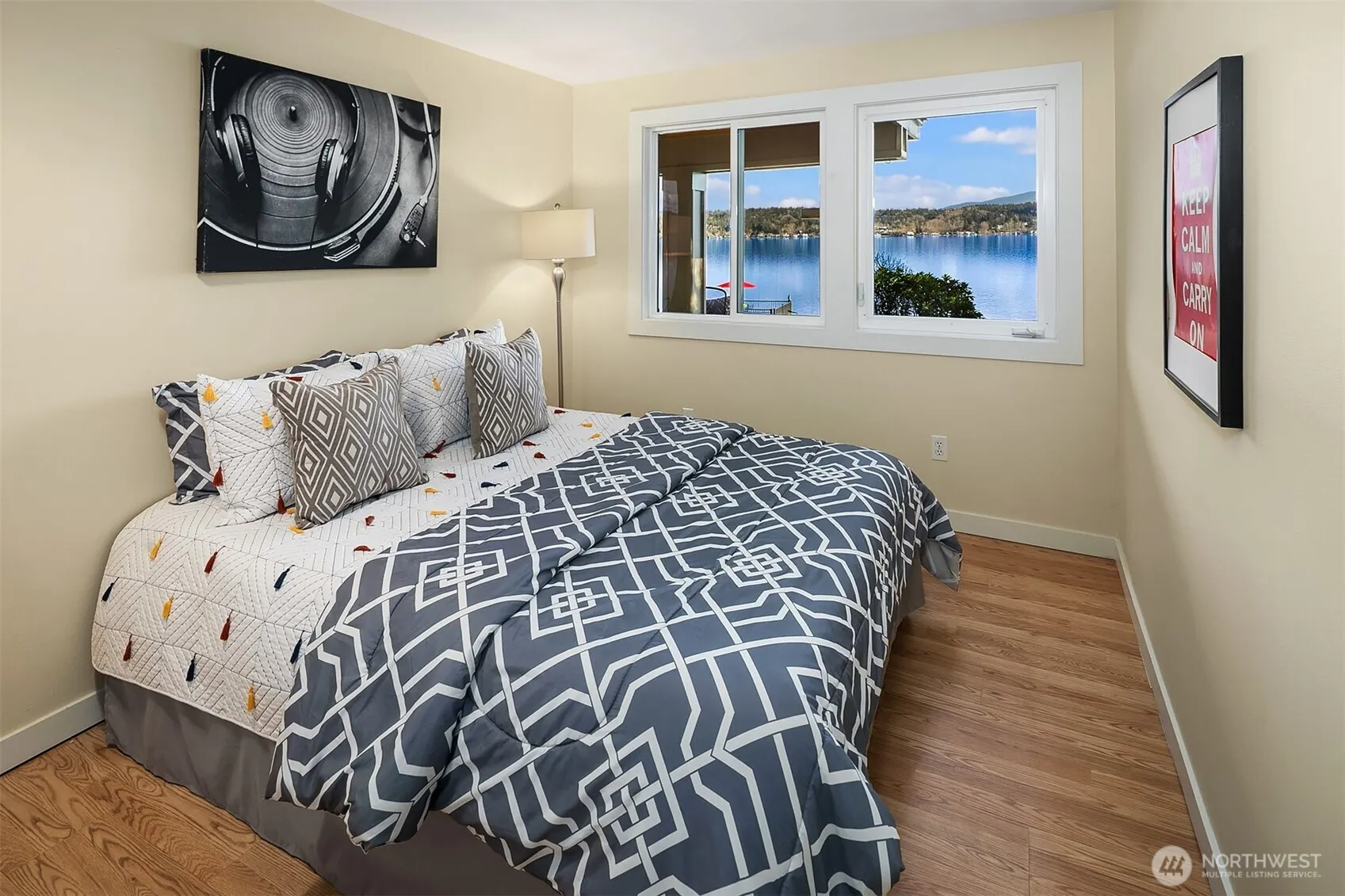650 Lake Sammamish Lane NE, Bellevue, WA 98008