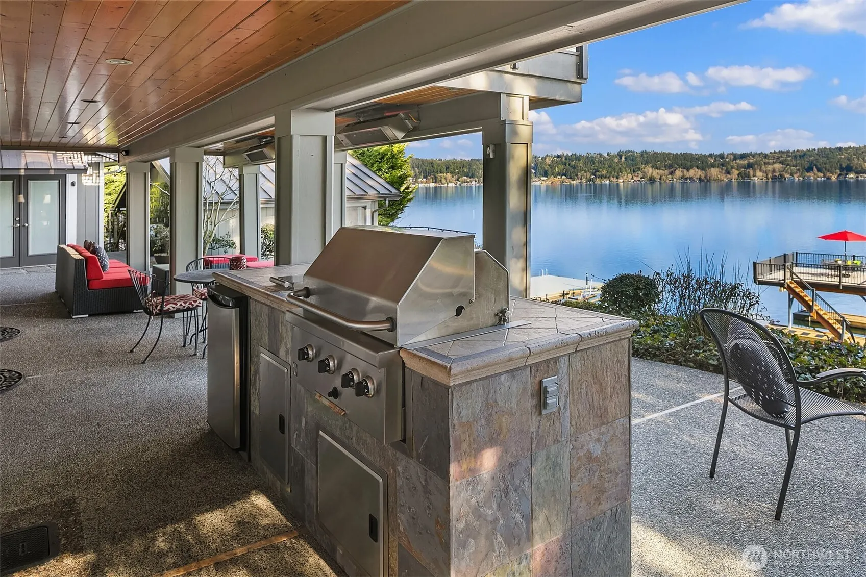650 Lake Sammamish Lane NE, Bellevue, WA 98008