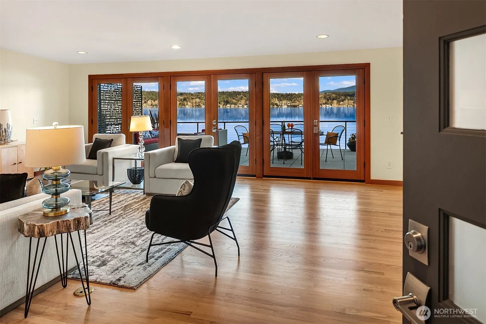 650 Lake Sammamish Lane NE, Bellevue, WA 98008