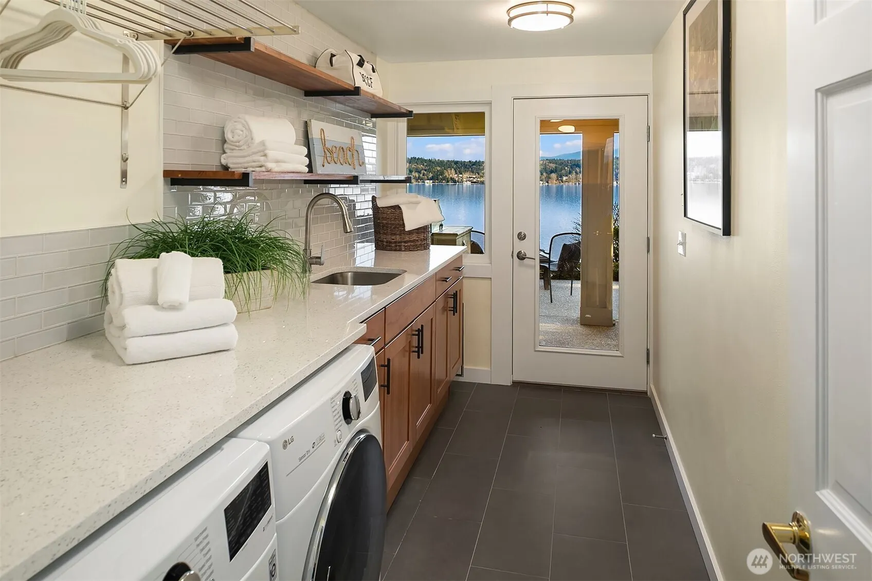 650 Lake Sammamish Lane NE, Bellevue, WA 98008