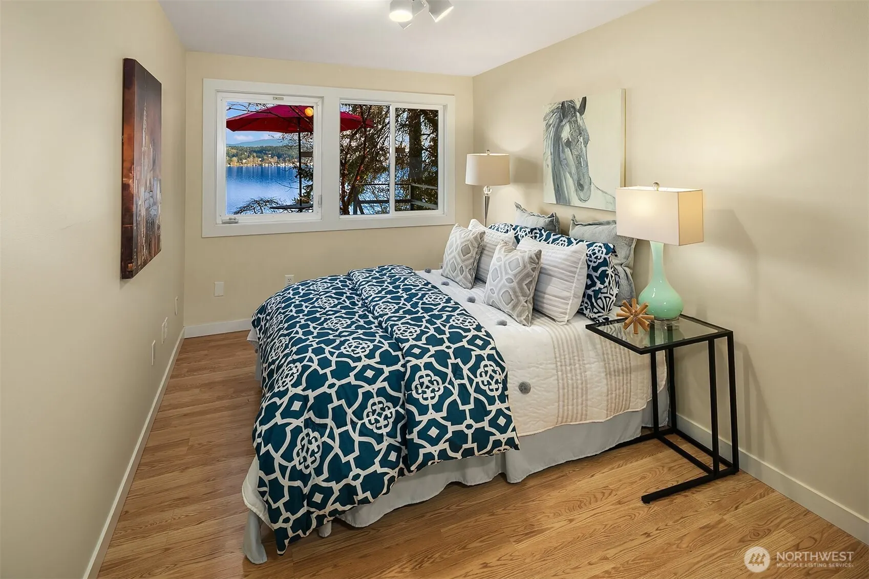 650 Lake Sammamish Lane NE, Bellevue, WA 98008