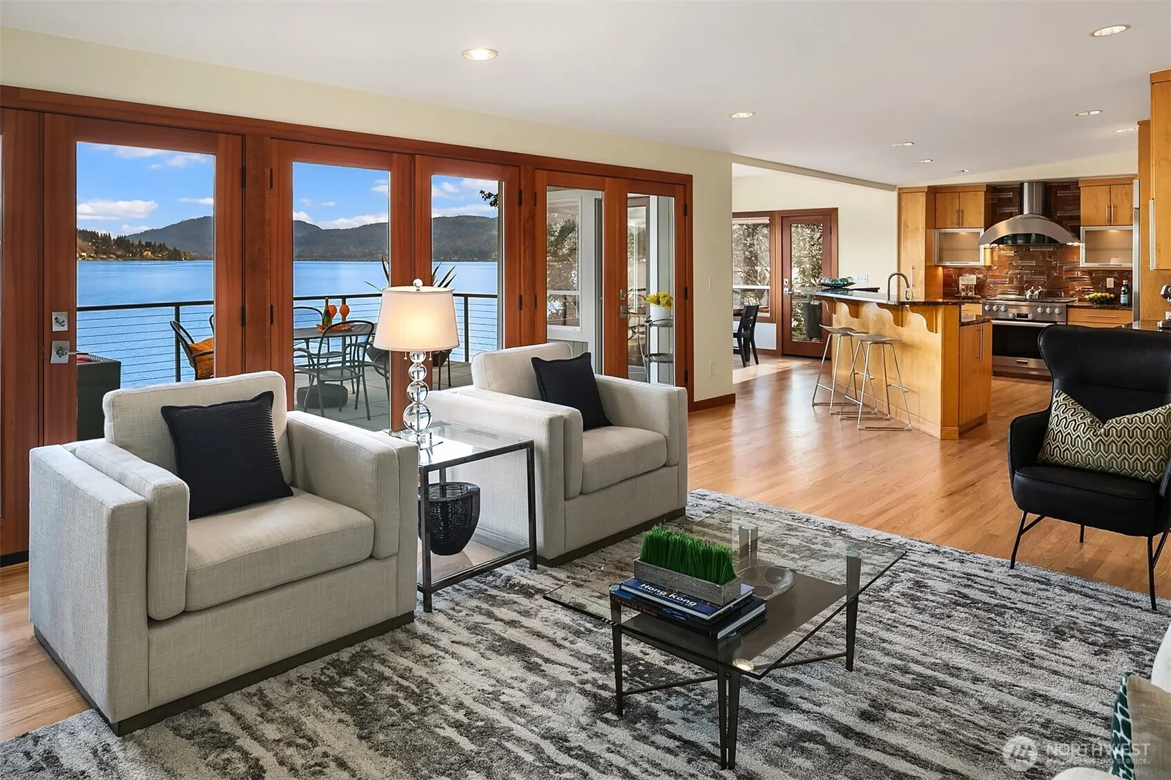650 Lake Sammamish Lane NE, Bellevue, WA 98008