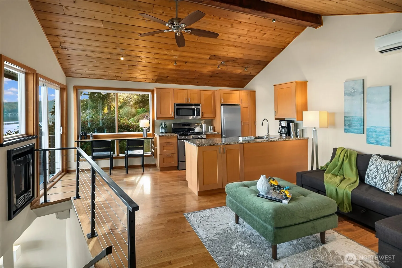650 Lake Sammamish Lane NE, Bellevue, WA 98008
