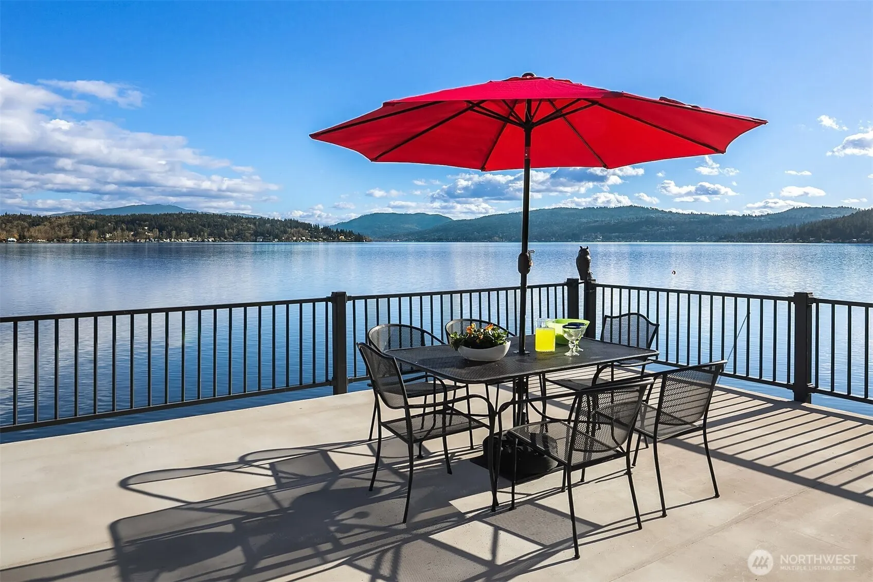 650 Lake Sammamish Lane NE, Bellevue, WA 98008