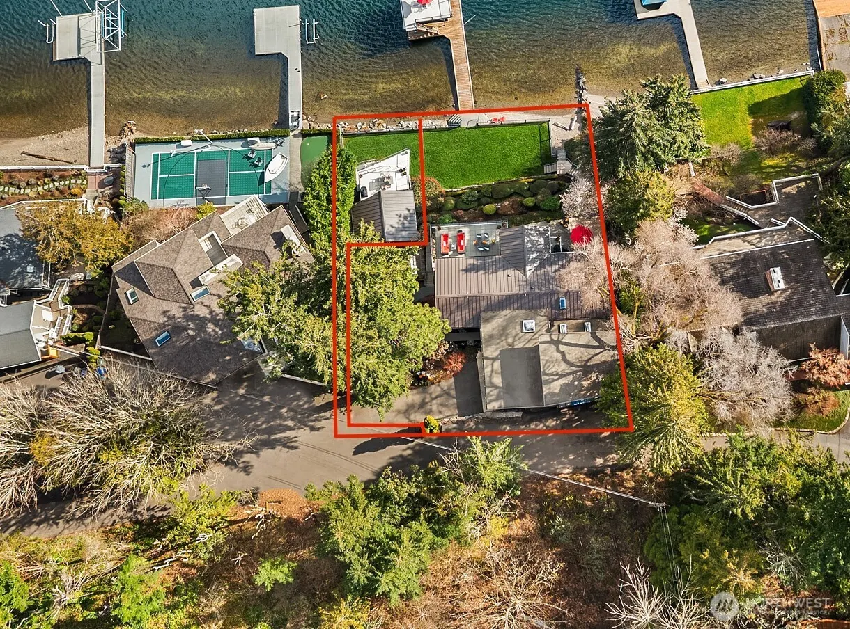 650 Lake Sammamish Lane NE, Bellevue, WA 98008