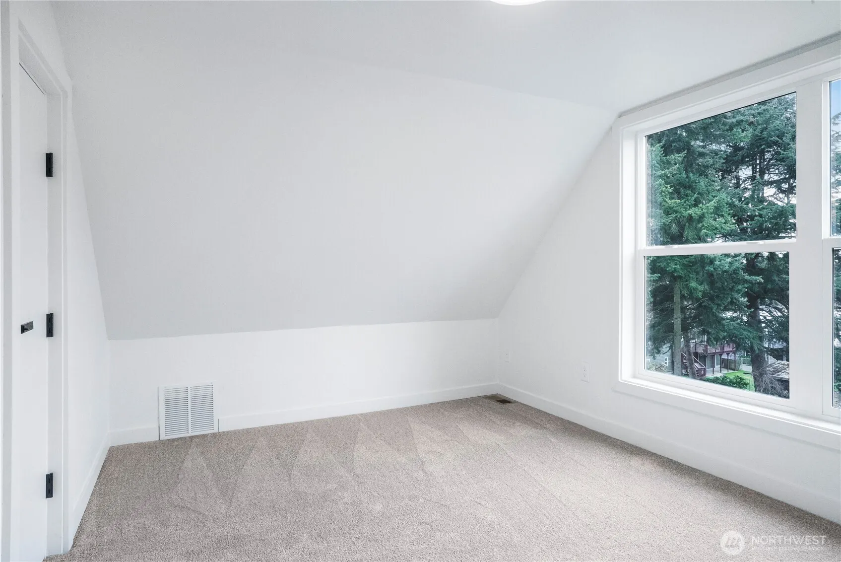 11853 12th Avenue S, Seattle, WA 98168