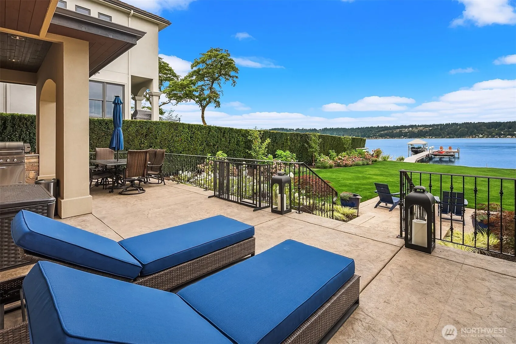 253 E Lake Sammamish Parkway SE, Sammamish, WA 98074
