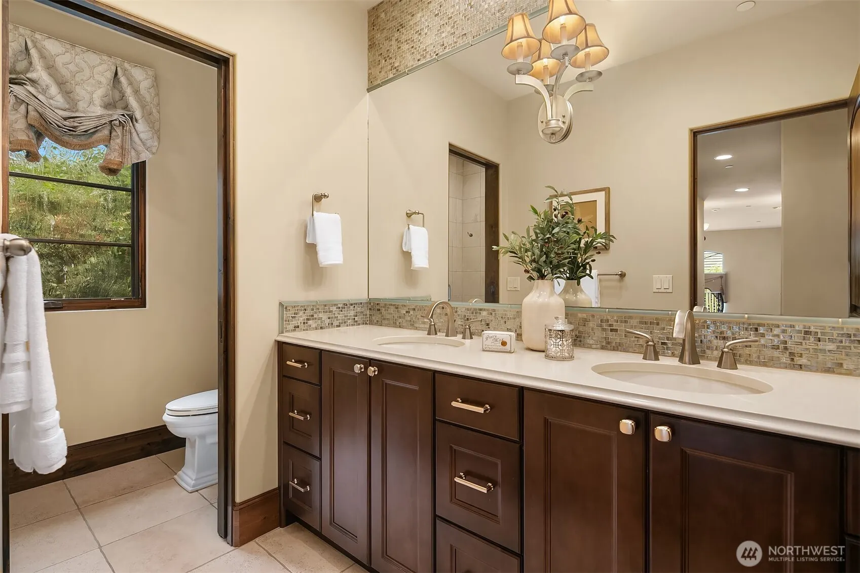 253 E Lake Sammamish Parkway SE, Sammamish, WA 98074