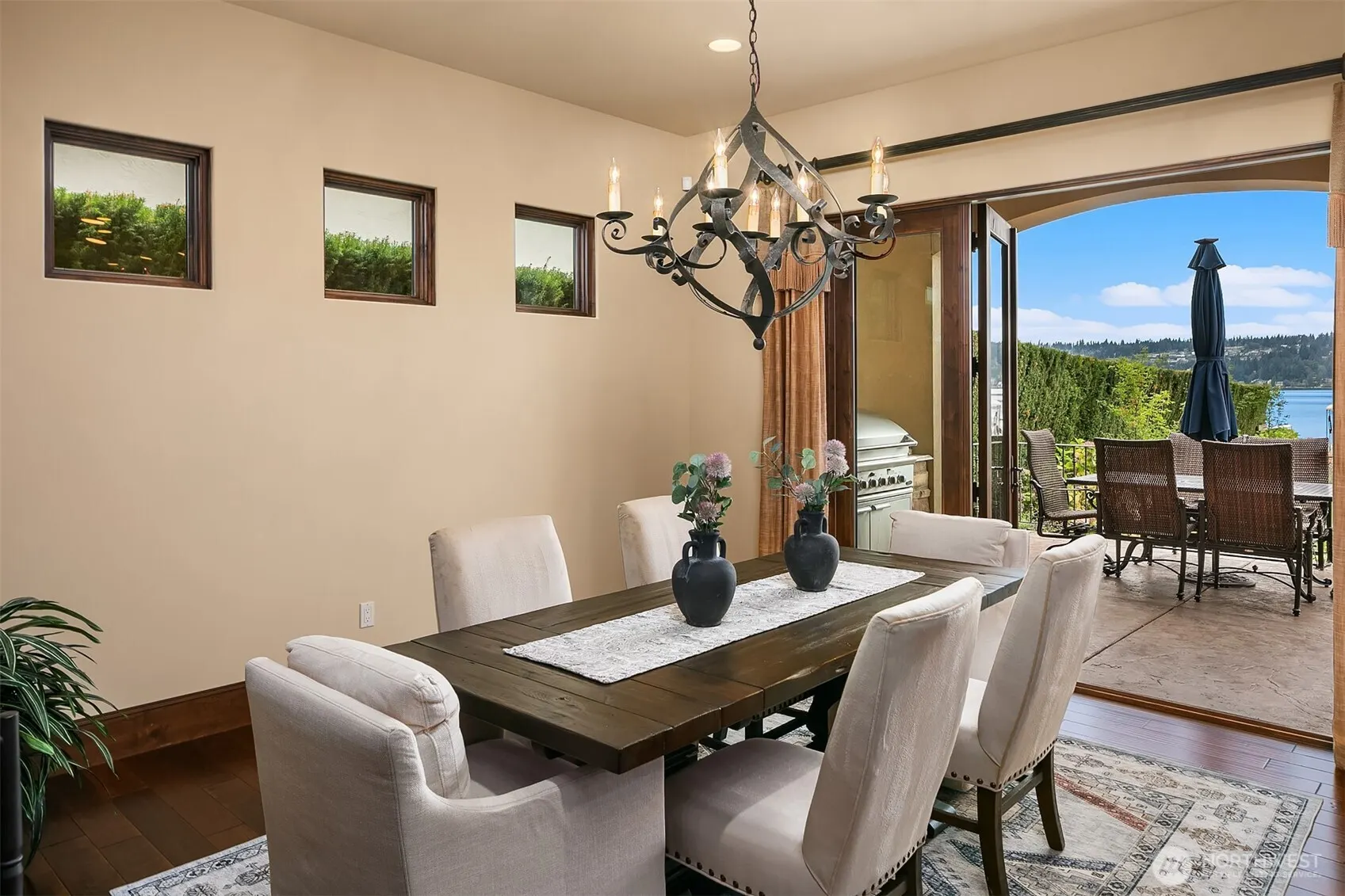 253 E Lake Sammamish Parkway SE, Sammamish, WA 98074