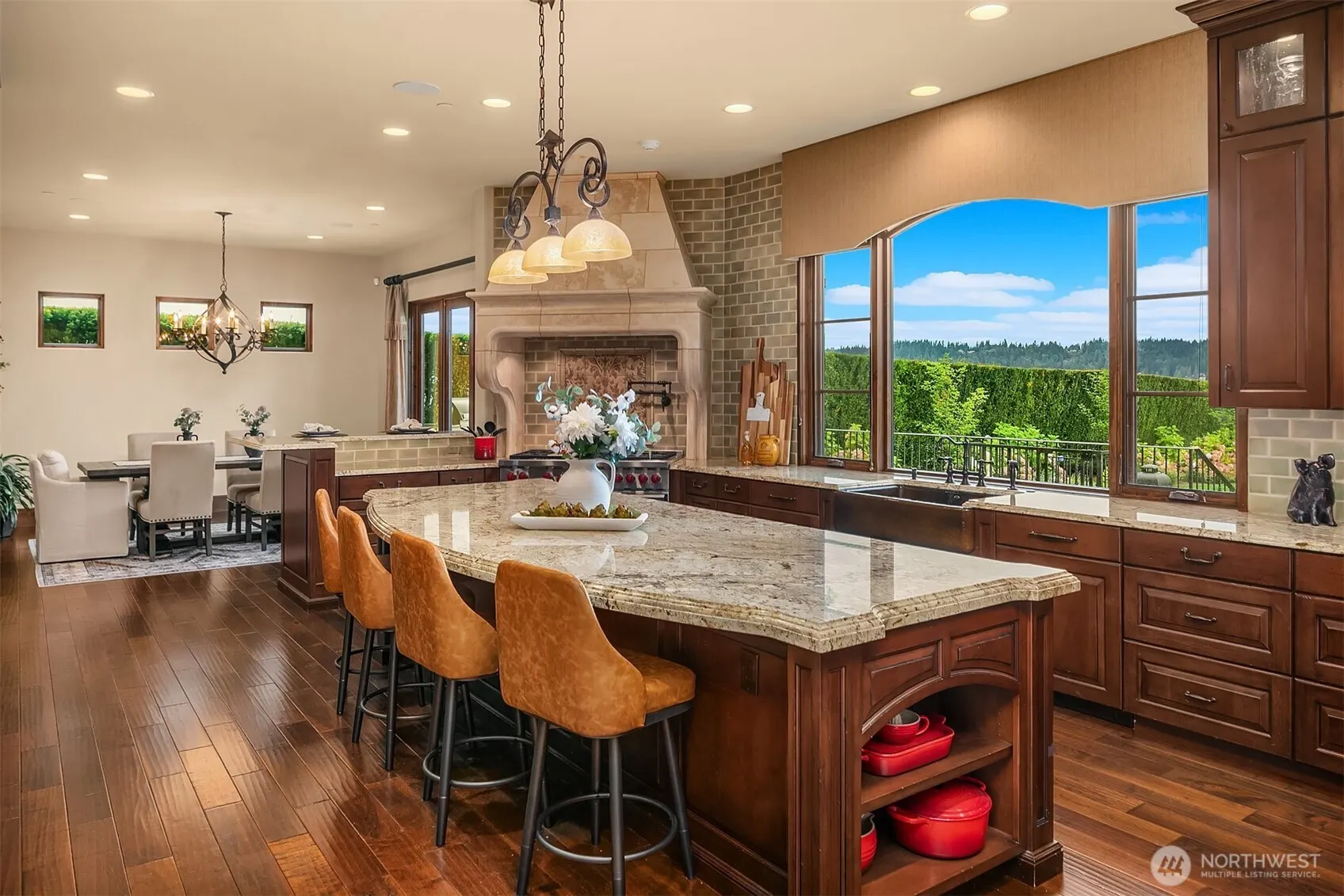 253 E Lake Sammamish Parkway SE, Sammamish, WA 98074