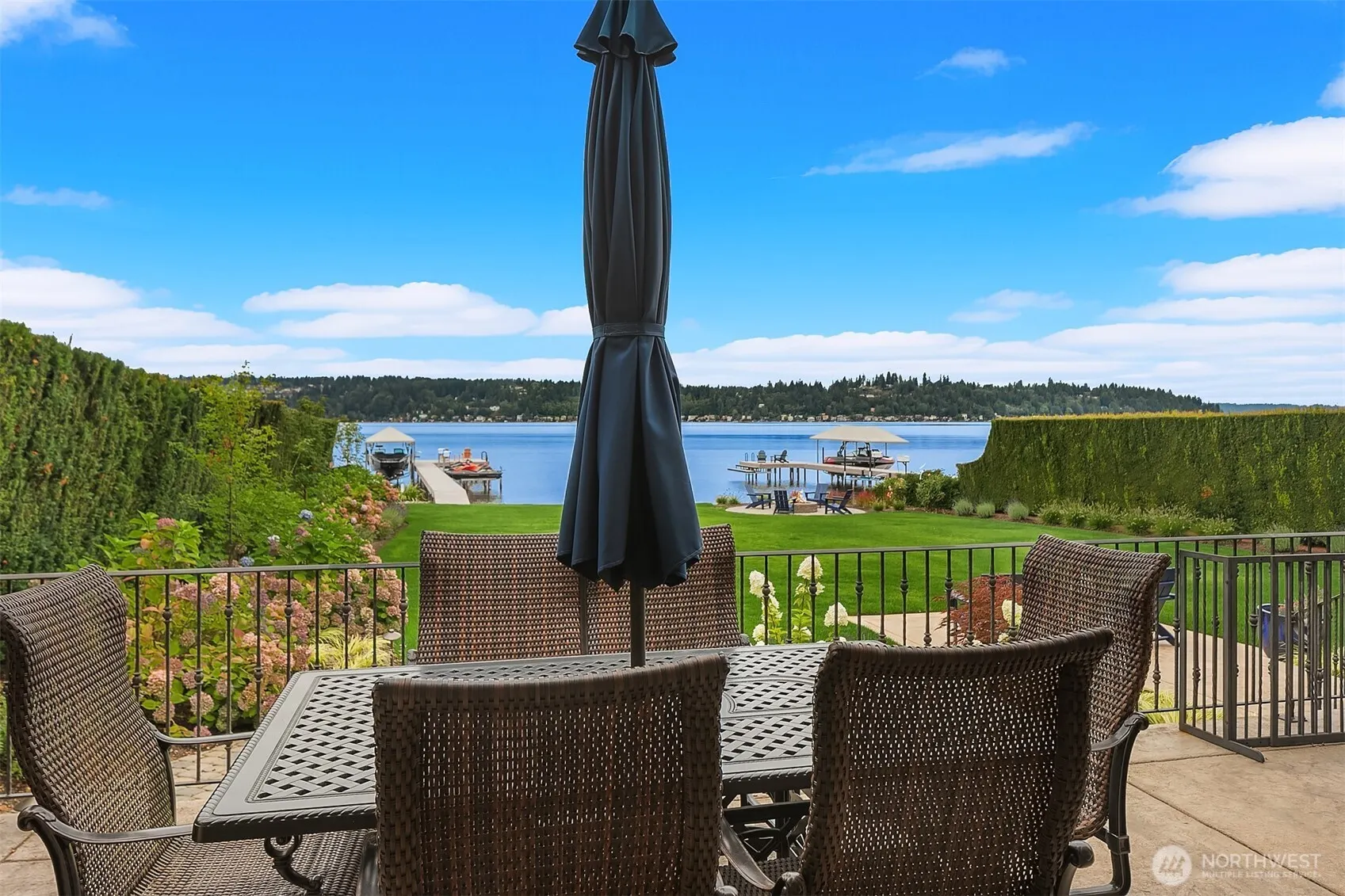 253 E Lake Sammamish Parkway SE, Sammamish, WA 98074
