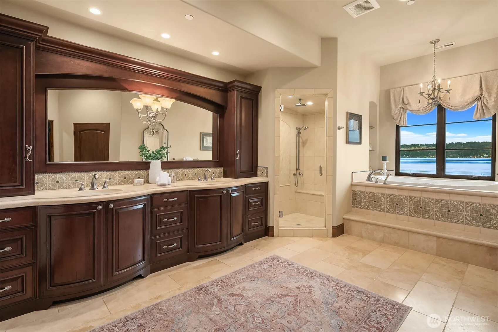 253 E Lake Sammamish Parkway SE, Sammamish, WA 98074