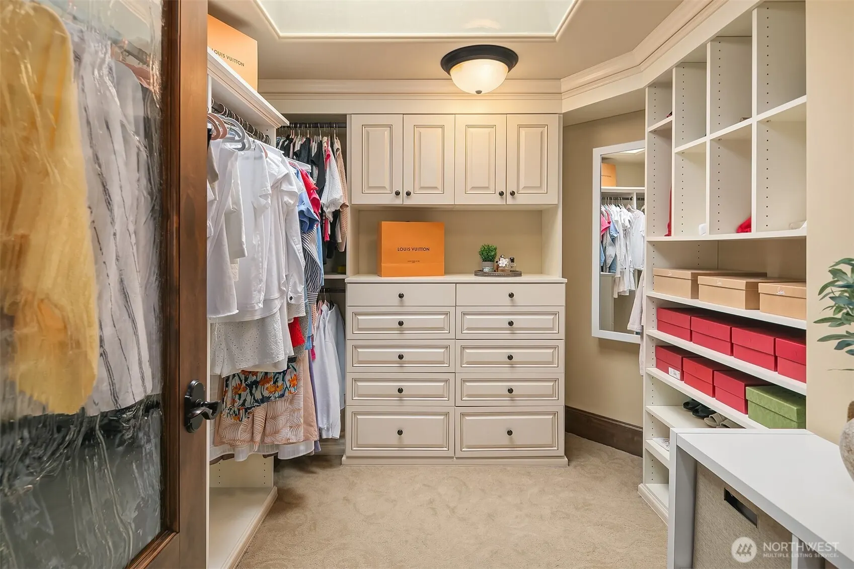253 E Lake Sammamish Parkway SE, Sammamish, WA 98074