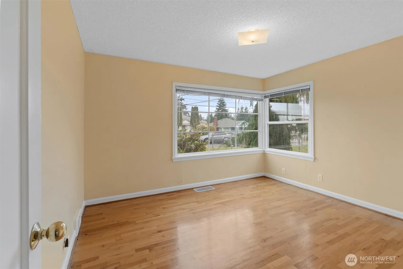 3921 SW Portland Street , Seattle, WA 98136-2156