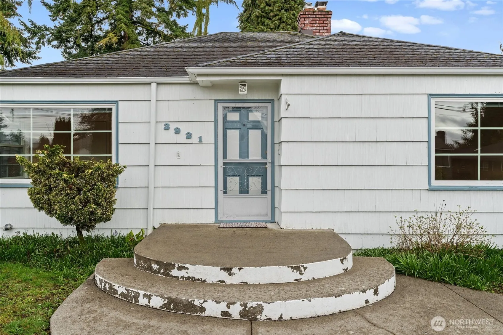 3921 SW Portland Street , Seattle, WA 98136-2156