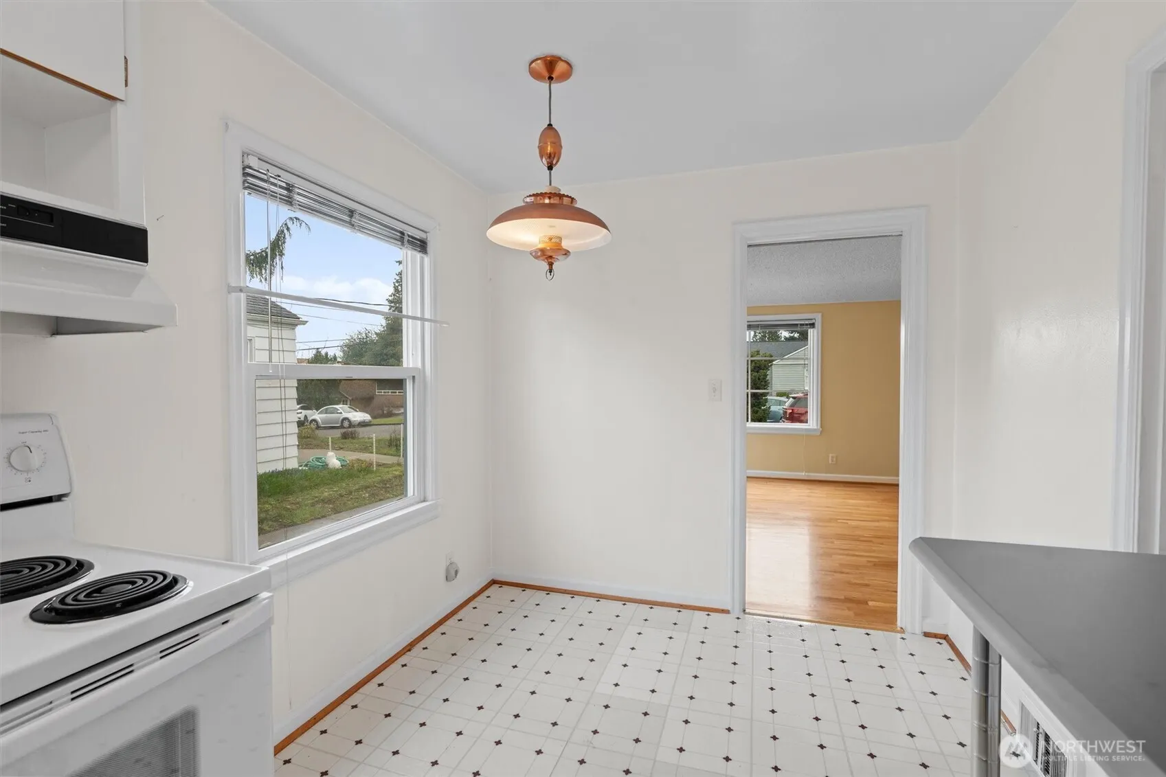 3921 SW Portland Street , Seattle, WA 98136-2156