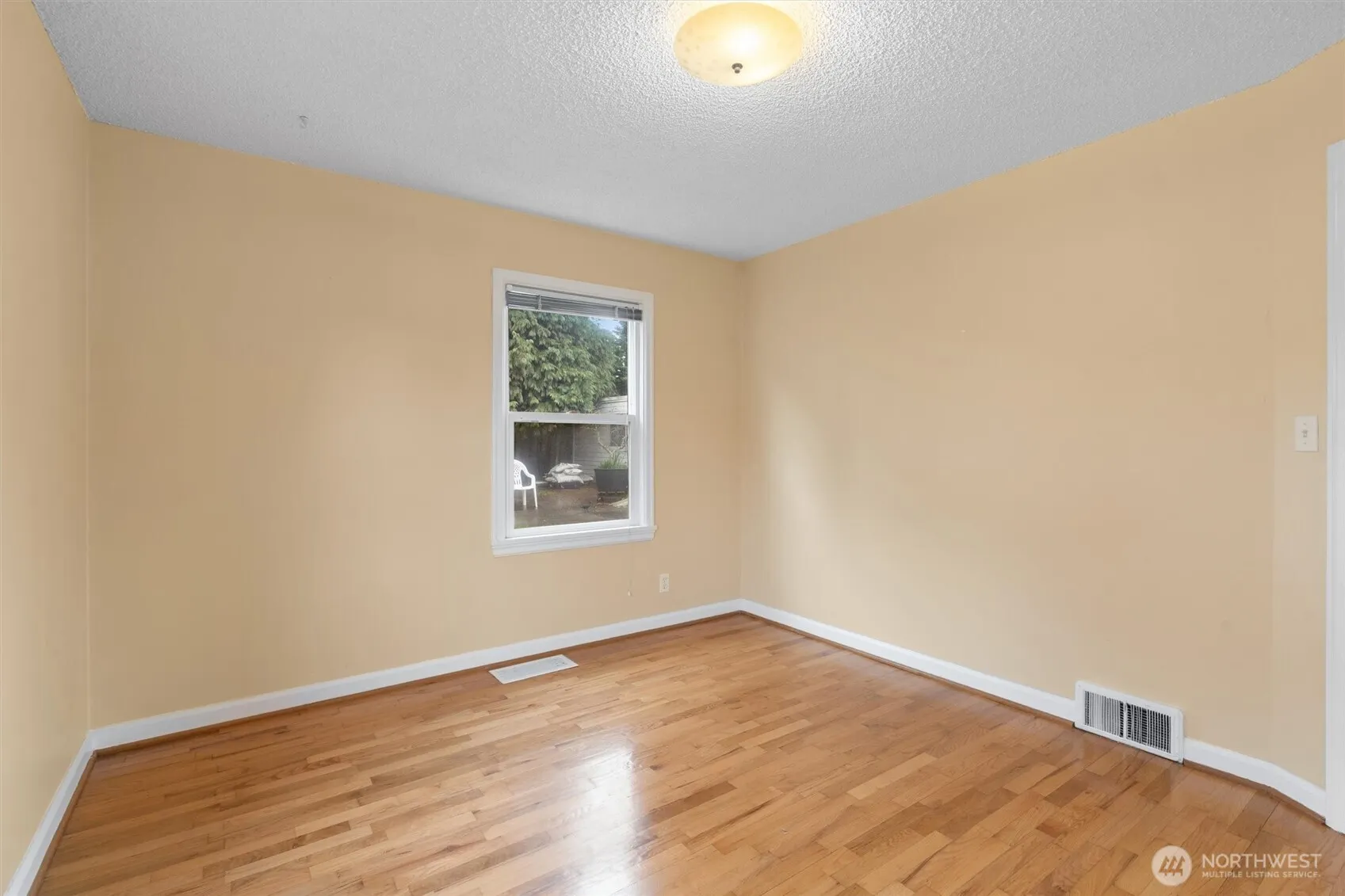 3921 SW Portland Street , Seattle, WA 98136-2156