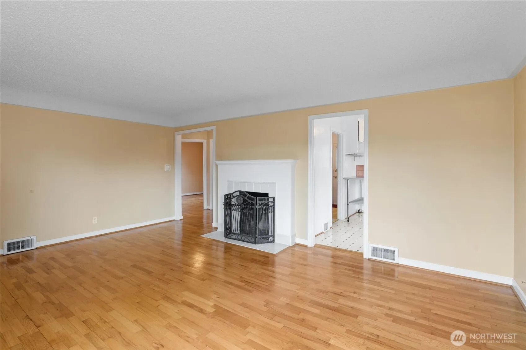 3921 SW Portland Street , Seattle, WA 98136-2156