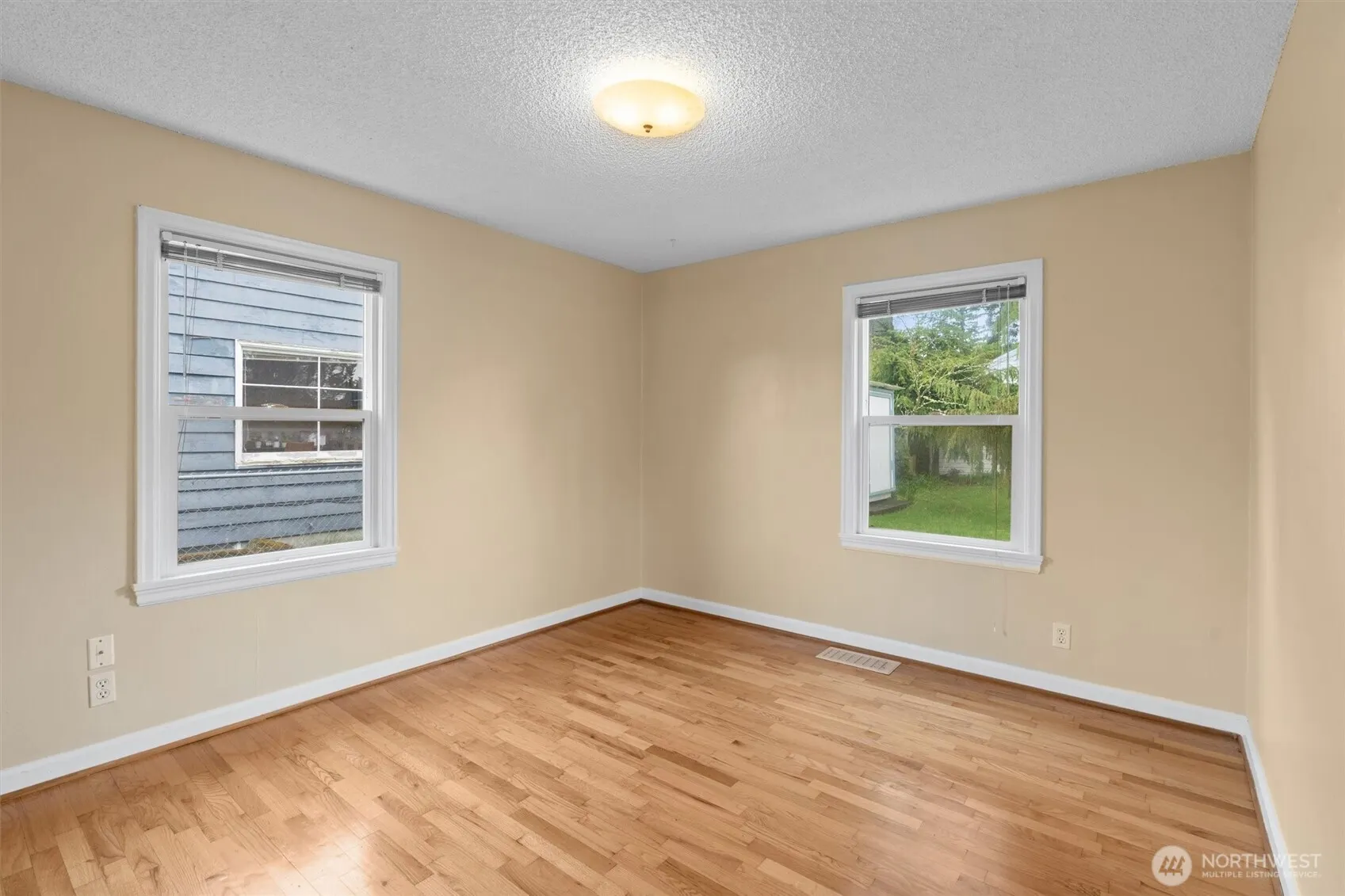 3921 SW Portland Street , Seattle, WA 98136-2156