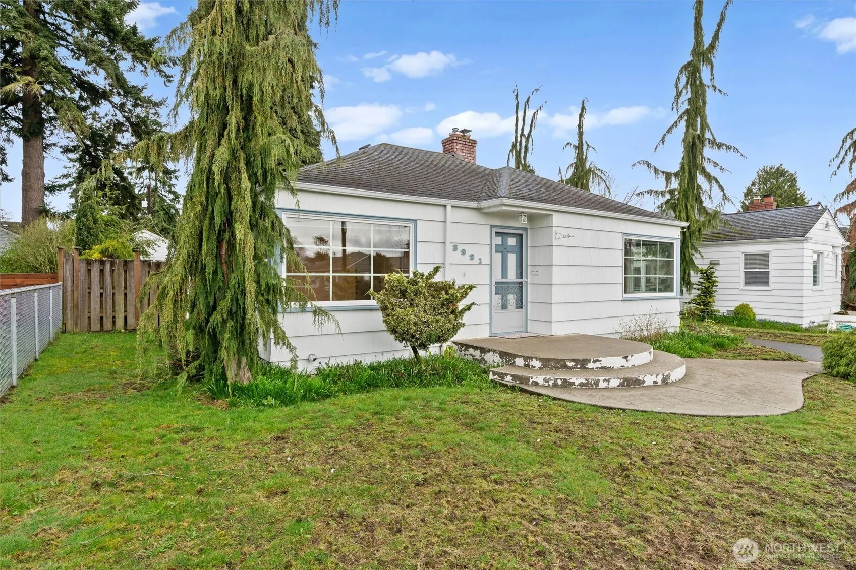 3921 SW Portland Street , Seattle, WA 98136-2156
