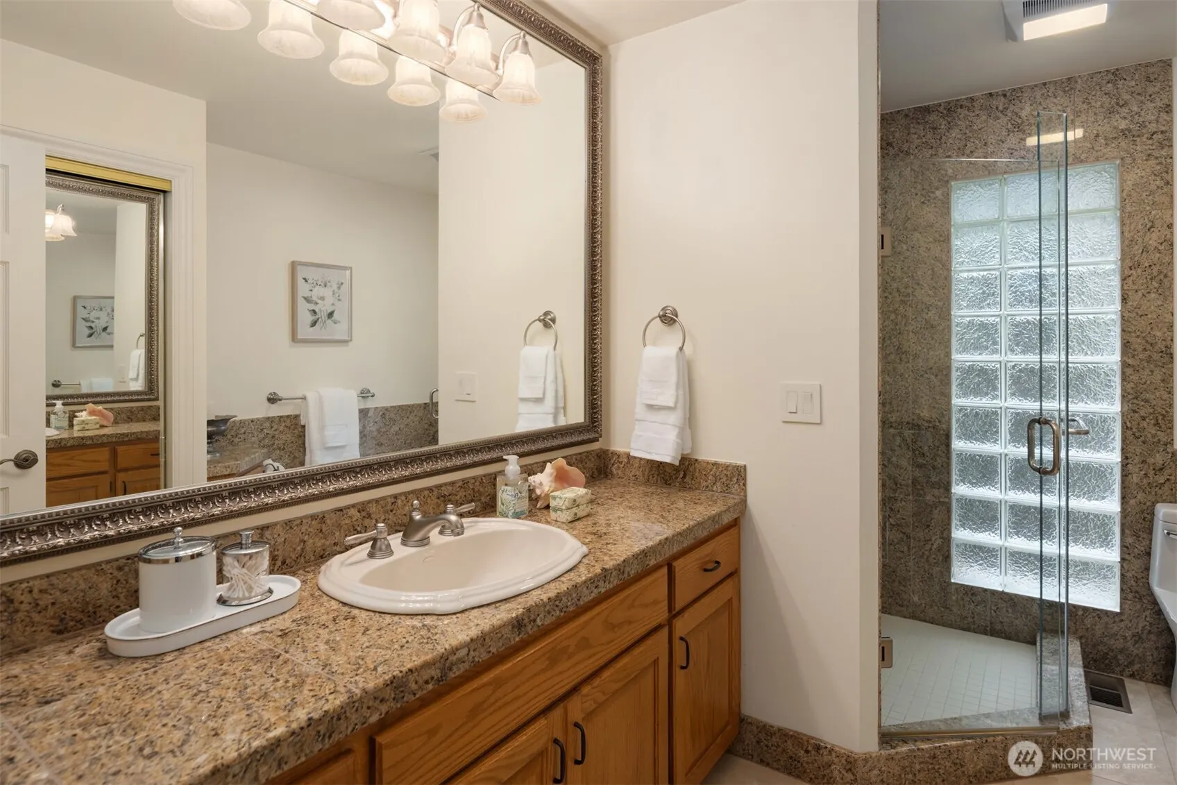 21712 NE 144th Place , Woodinville, WA 98077