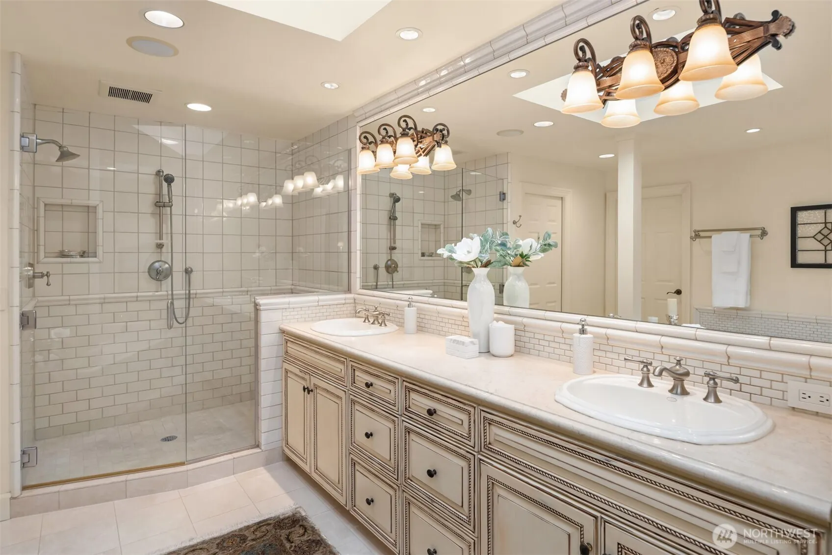 21712 NE 144th Place , Woodinville, WA 98077