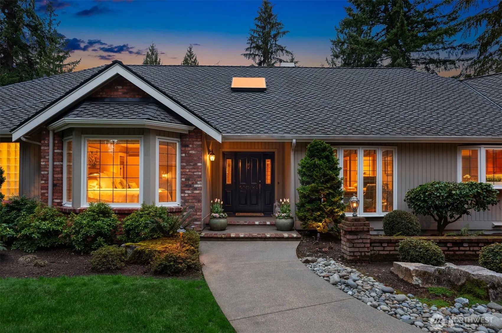 21712 NE 144th Place , Woodinville, WA 98077
