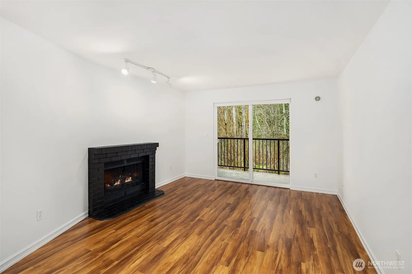 14006 NE 181 Place #B206, Woodinville, WA 98072