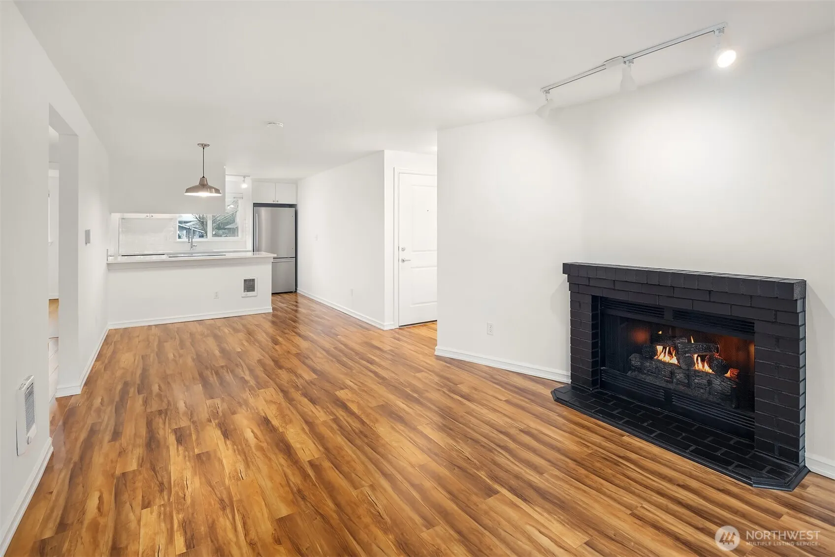 14006 NE 181 Place #B206, Woodinville, WA 98072