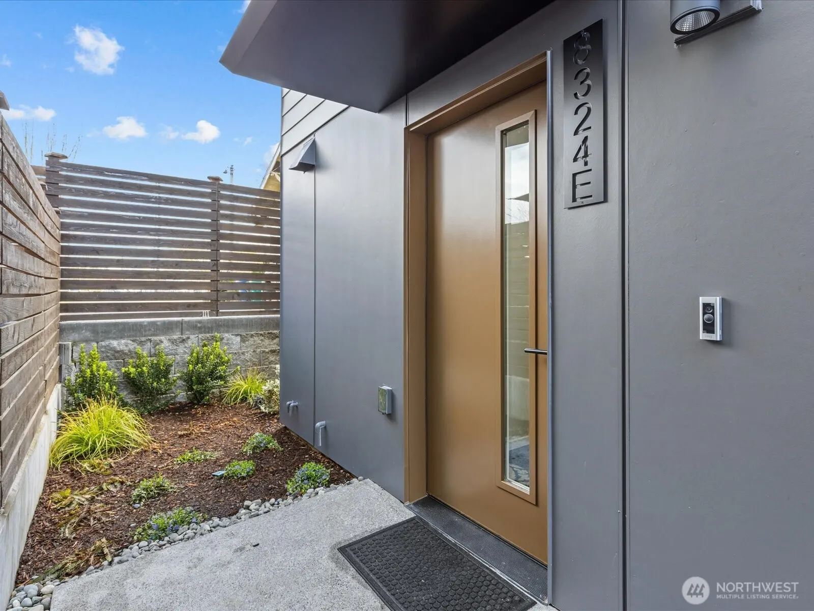 8324 16th Avenue NW #E, Seattle, WA 98117