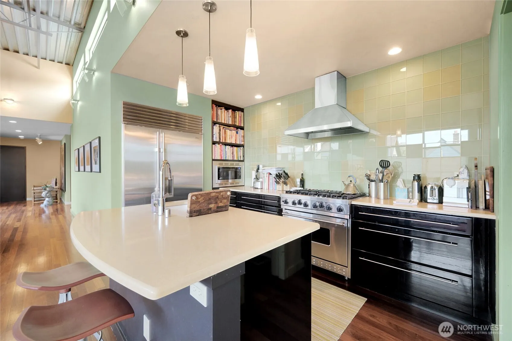 160 Roy Street , Seattle, WA 98109