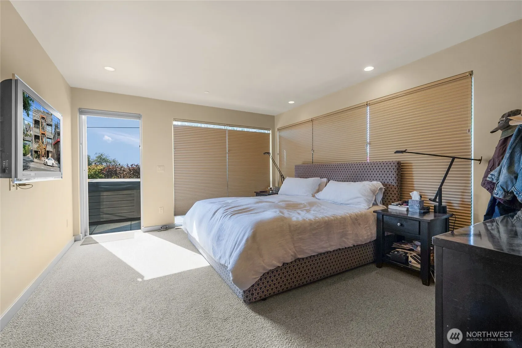 160 Roy Street , Seattle, WA 98109