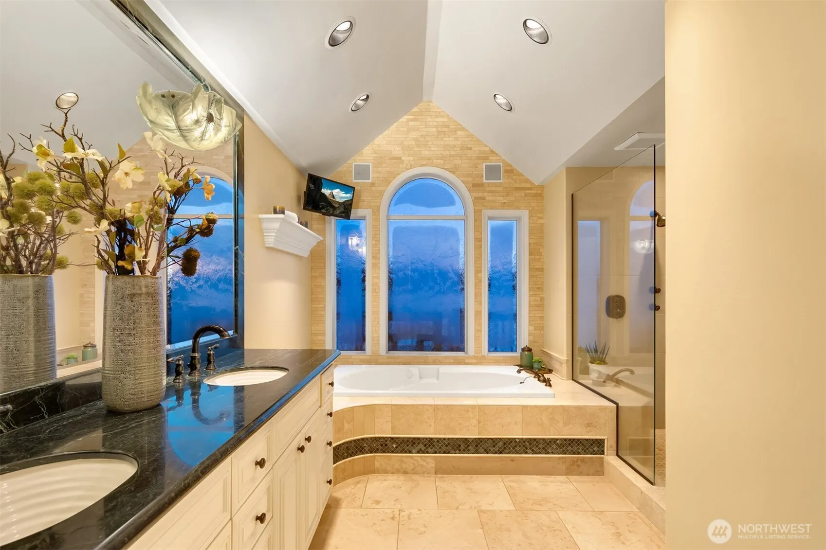 3671 E Lake Sammamish Parkway NE, Sammamish, WA 98074