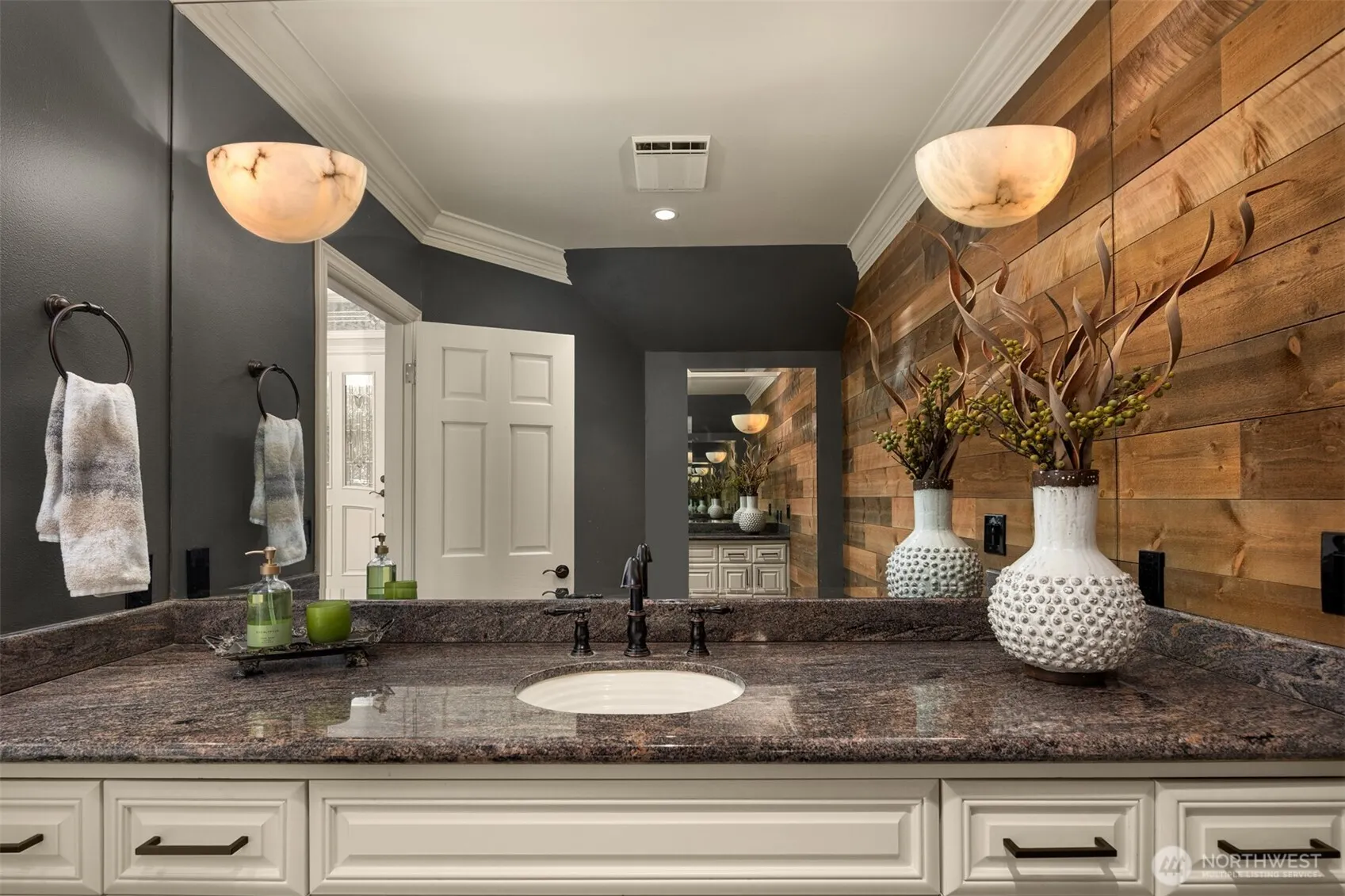3671 E Lake Sammamish Parkway NE, Sammamish, WA 98074