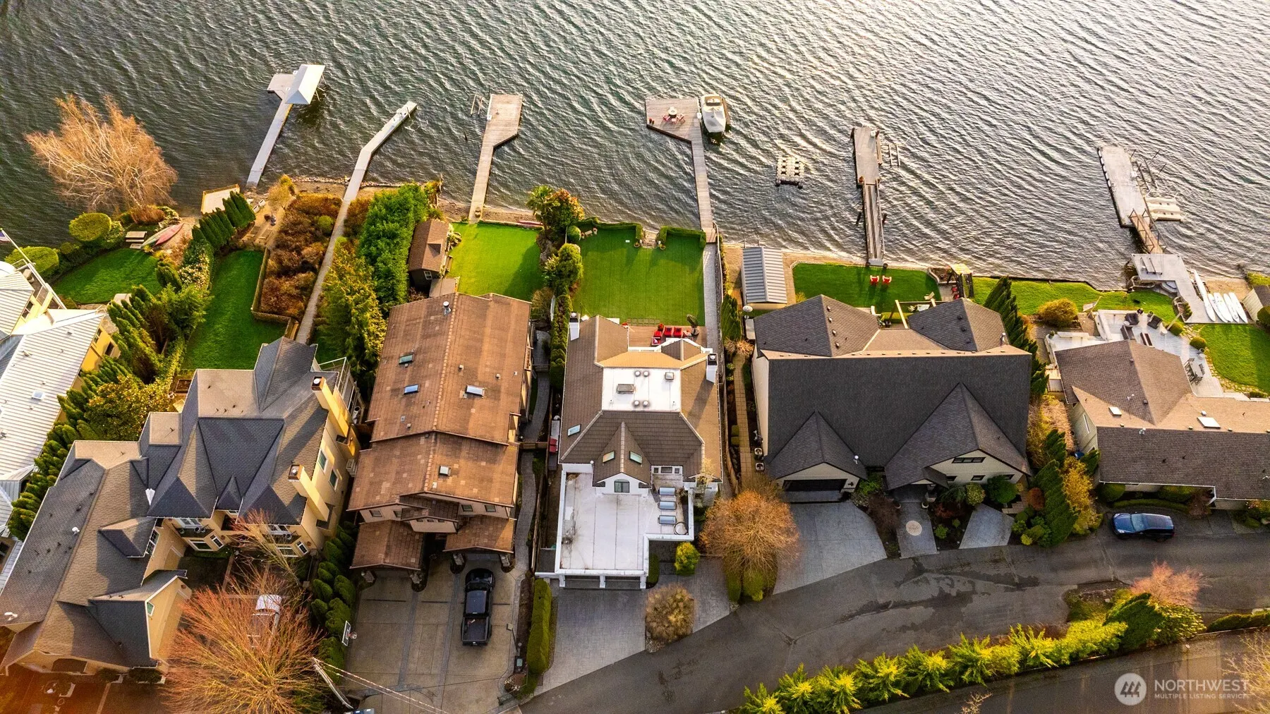 3671 E Lake Sammamish Parkway NE, Sammamish, WA 98074