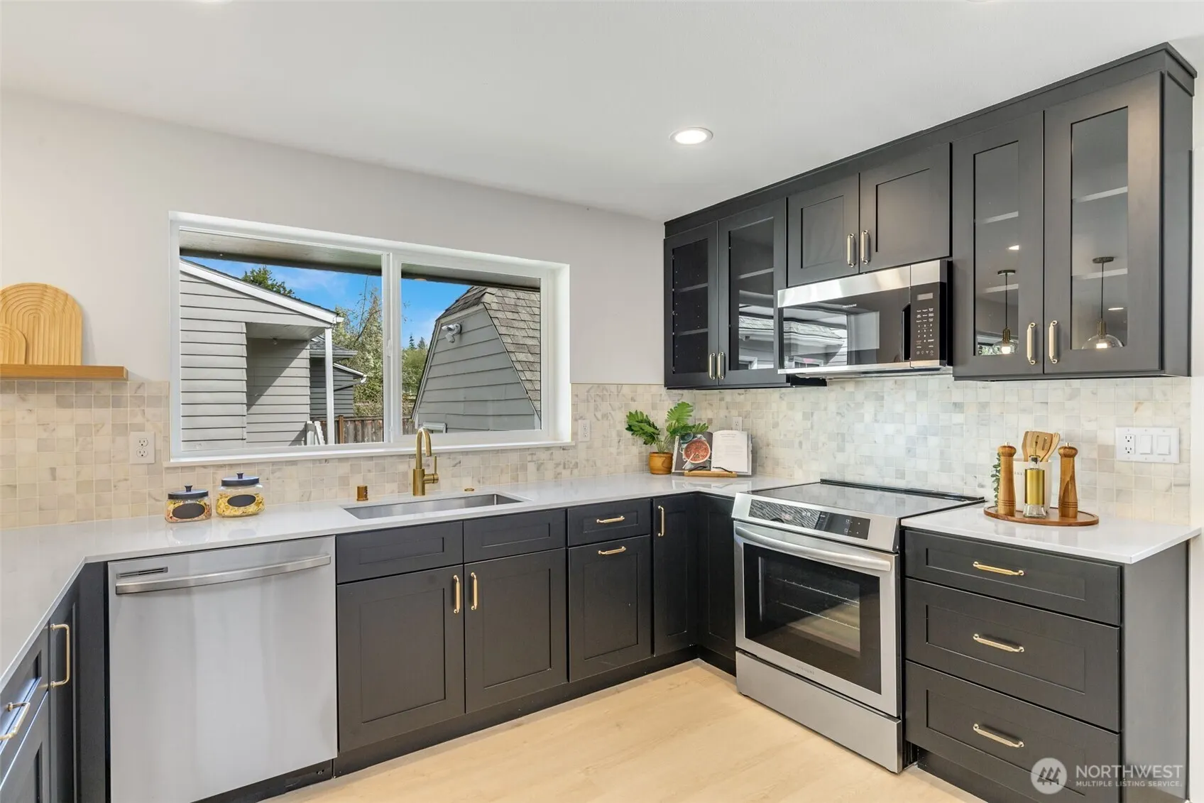 3011 E Cherry Street , Seattle, WA 98122