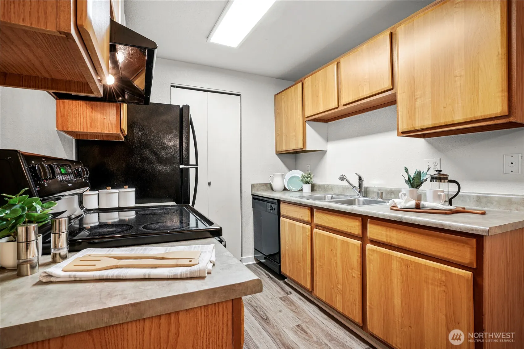 16817 Larch Way #D207, Lynnwood, WA 98037
