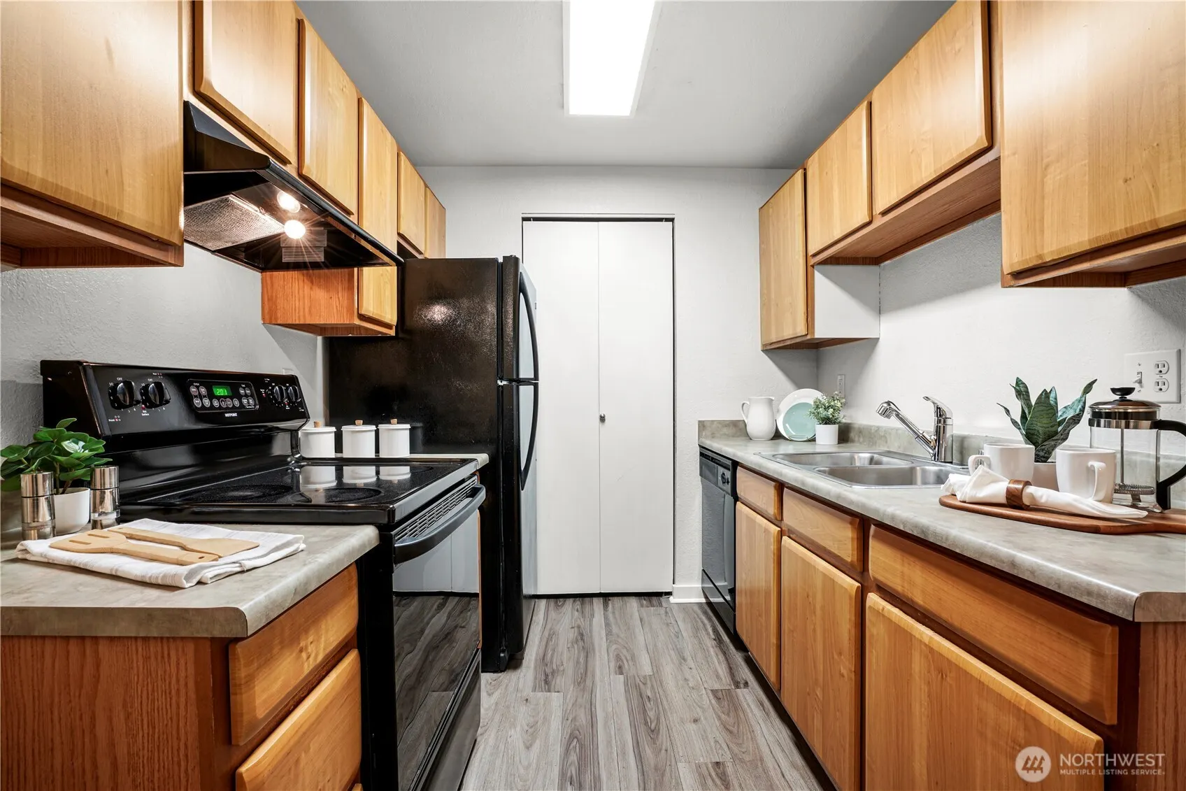 16817 Larch Way #D207, Lynnwood, WA 98037