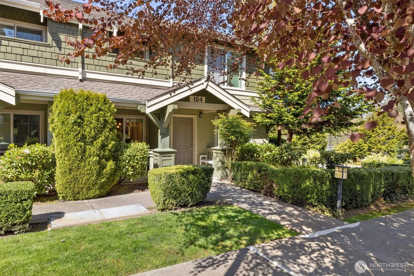 1981 24th Avenue NE #104, Issaquah, WA 98029