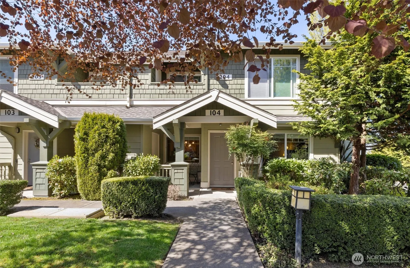1981 24th Avenue NE #104, Issaquah, WA 98029