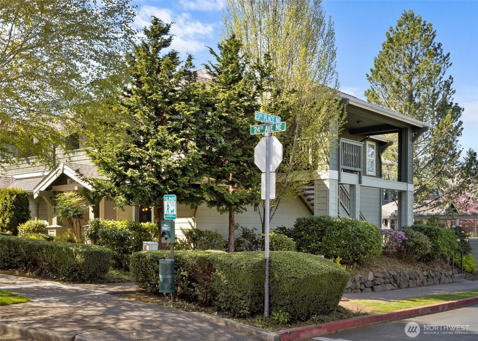 1981 24th Avenue NE #104, Issaquah, WA 98029