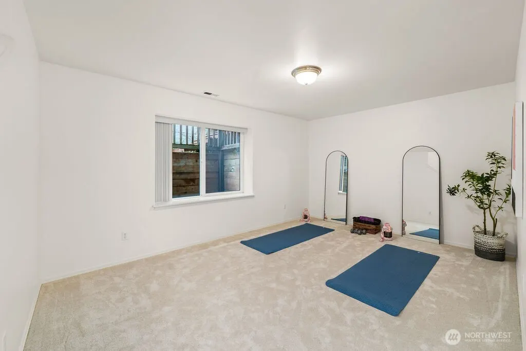 11304 NE 117th Street #70, Kirkland, WA 98034