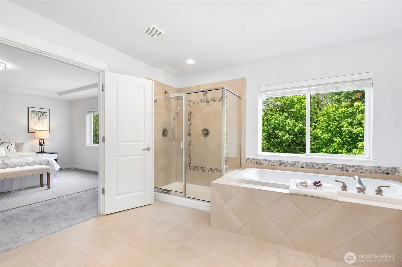 3262 NE Marquette Way , Issaquah, WA 98029
