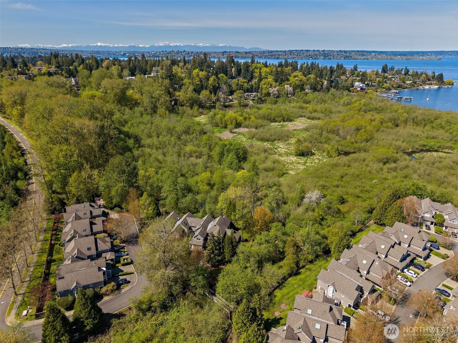 10001 NE 37th Court #108, Kirkland, WA 98033
