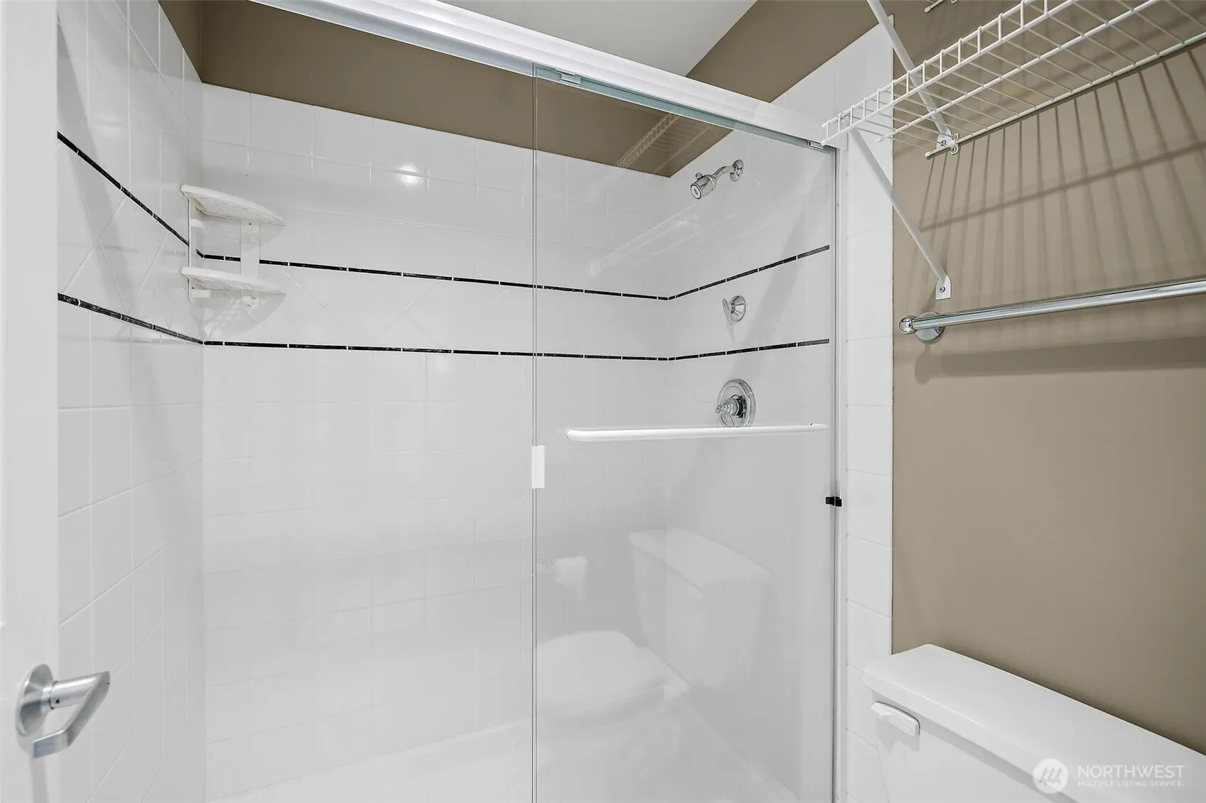 10001 NE 37th Court #108, Kirkland, WA 98033