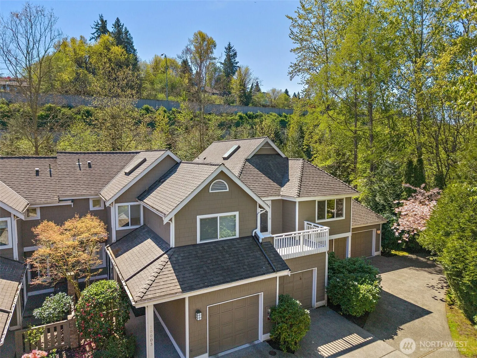 10001 NE 37th Court #108, Kirkland, WA 98033