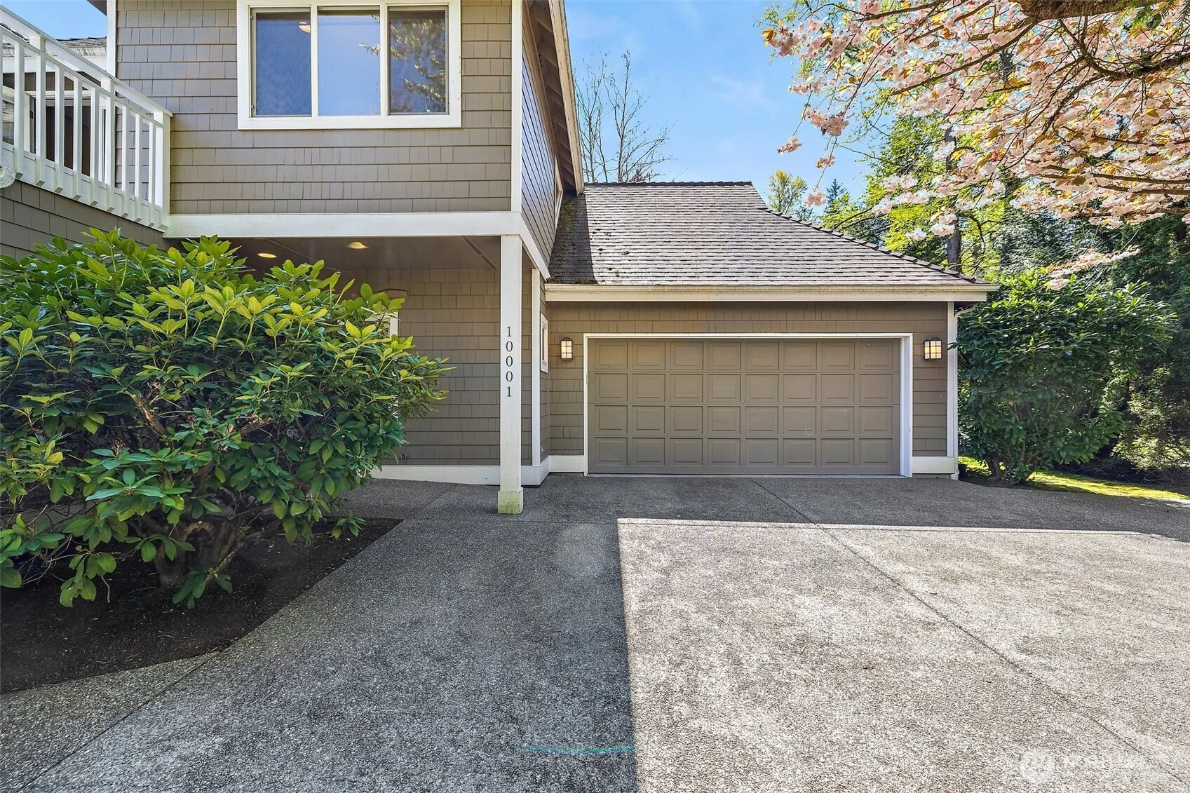 10001 NE 37th Court #108, Kirkland, WA 98033