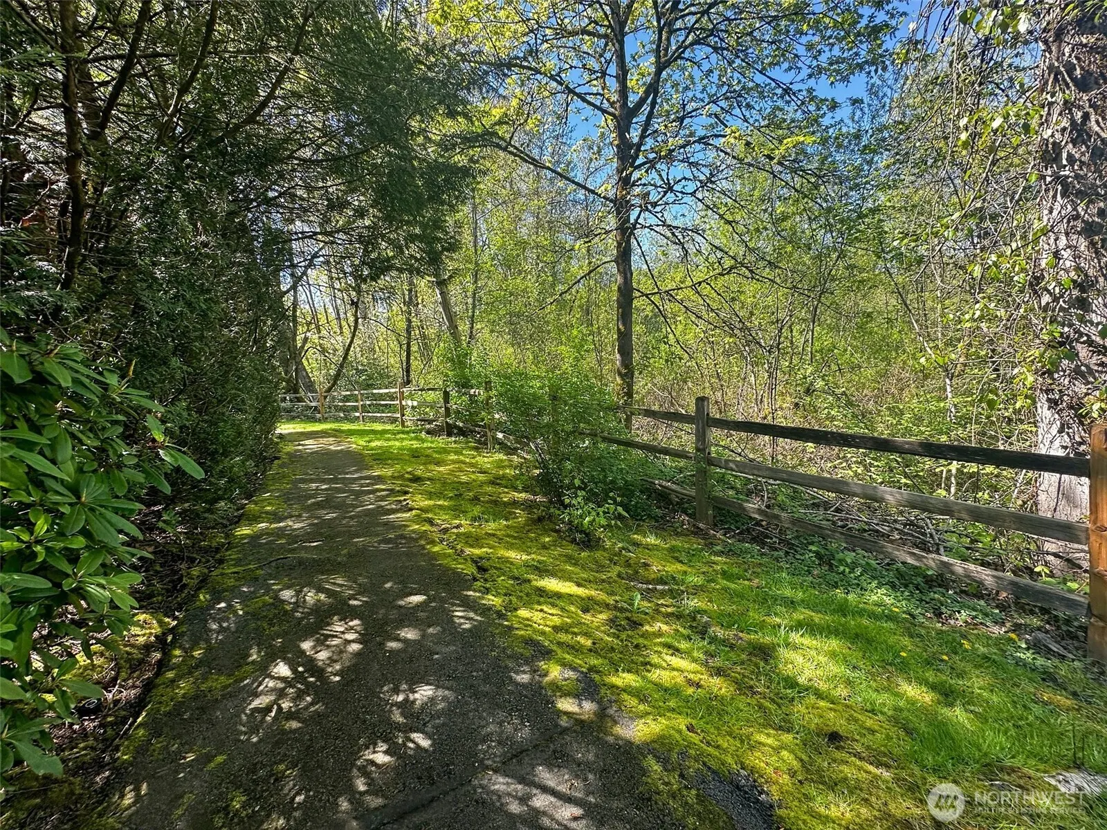 10001 NE 37th Court #108, Kirkland, WA 98033
